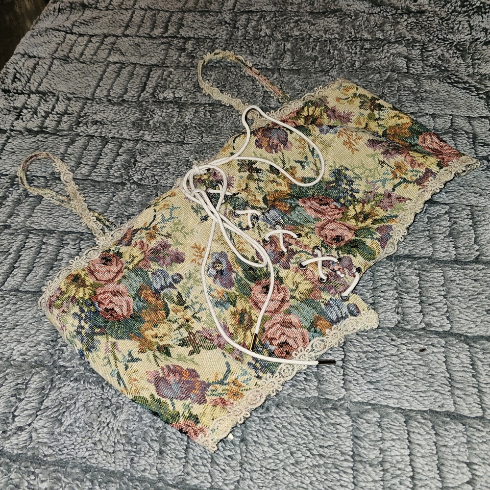 Cider Lace Floral Crop Top